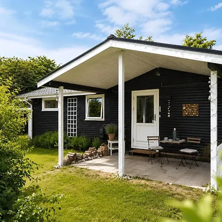 Cosy 200 Meters From The